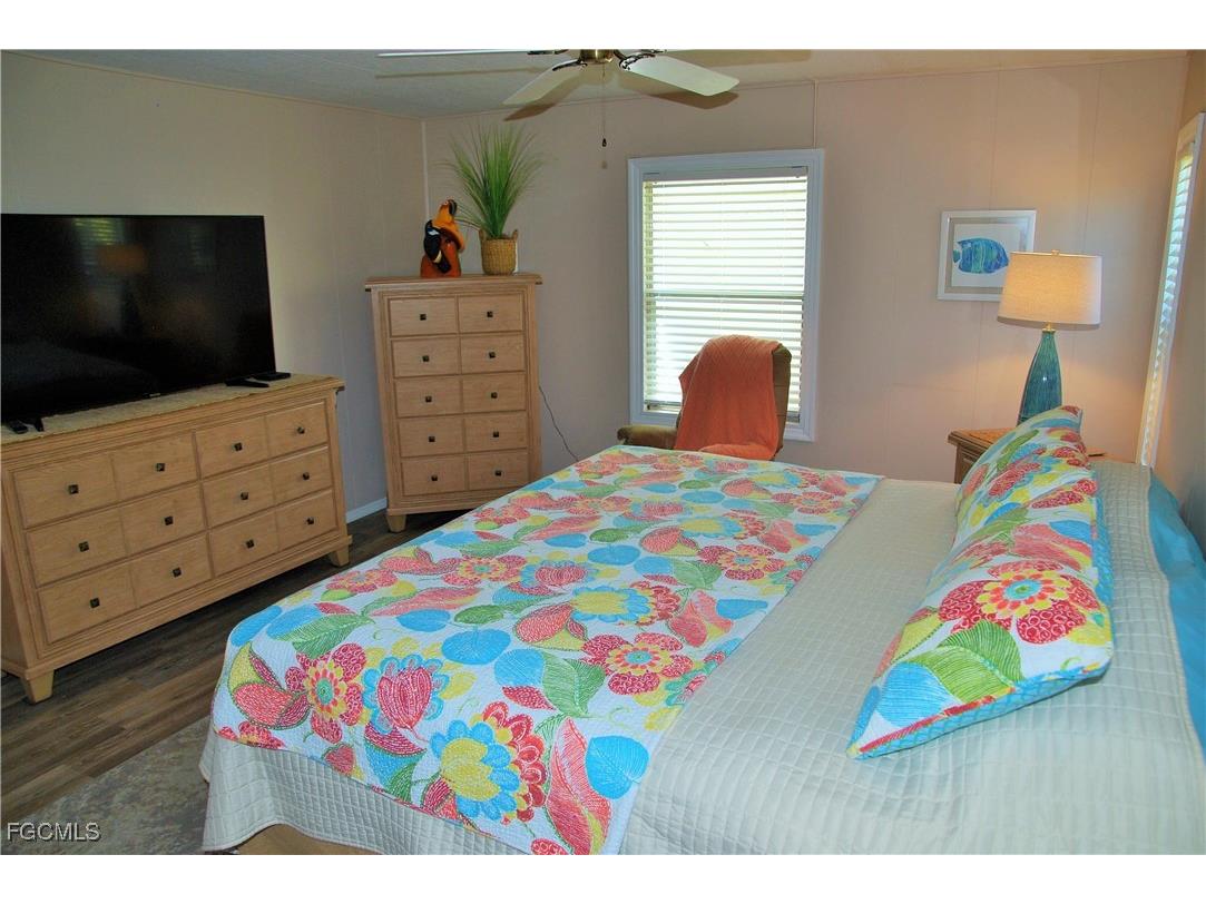 395 Snead Drive North Fort Myers FL 33903 2025008873 image28