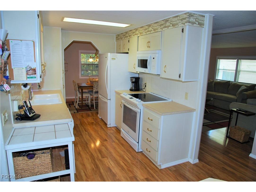 395 Snead Drive North Fort Myers FL 33903 2025008873 image4