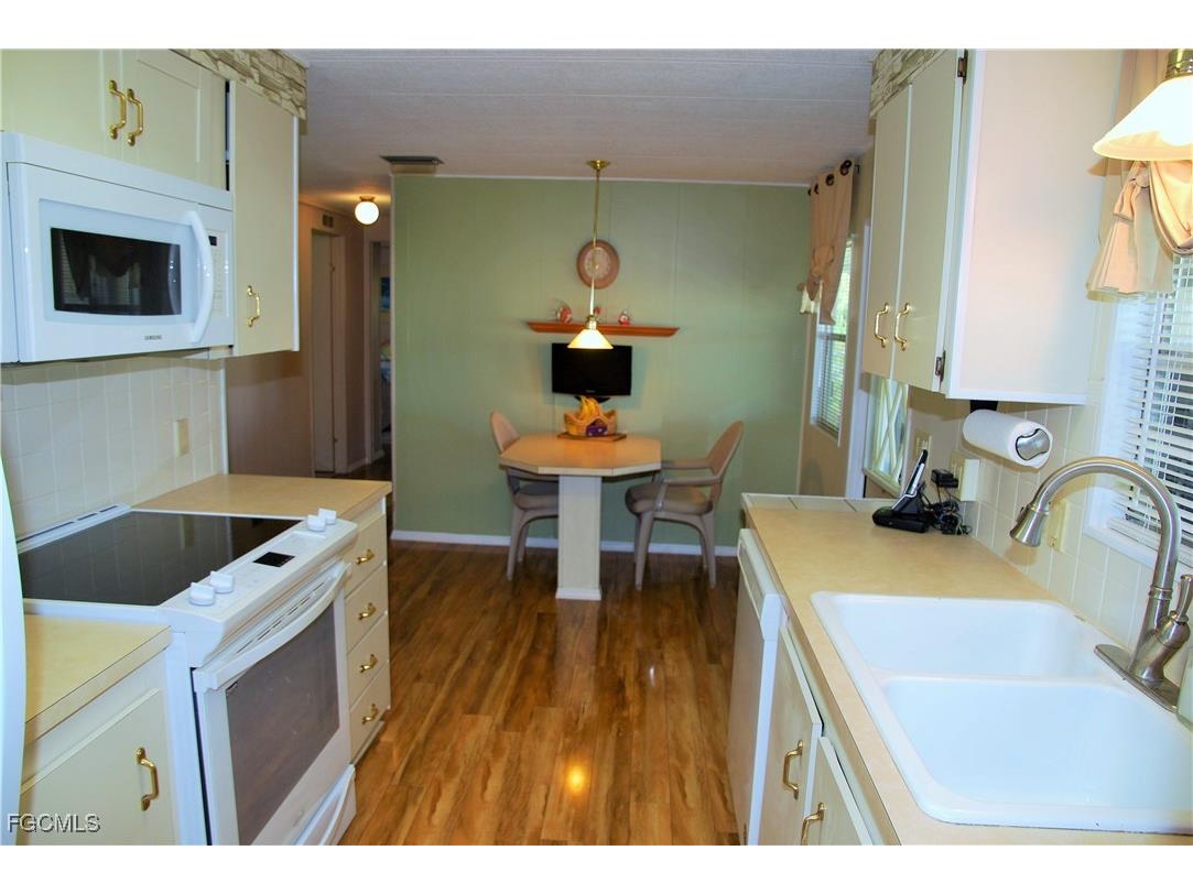 395 Snead Drive North Fort Myers FL 33903 2025008873 image7