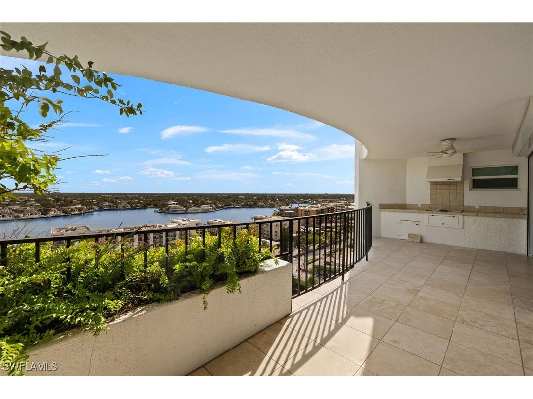 3951 Gulf Shore Boulevard N #PH 2C Naples FL 34103 224049388 image12