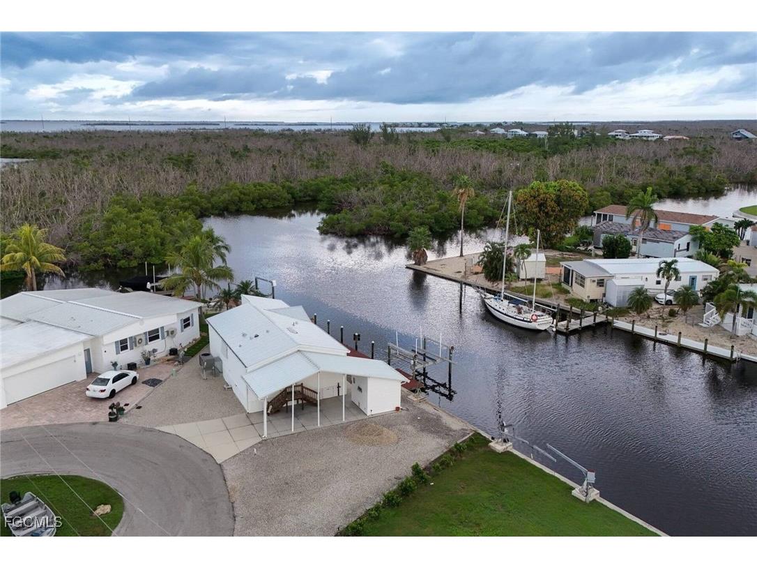 3952 Blueberry Lane Saint James City FL 33956 2025009726 image1