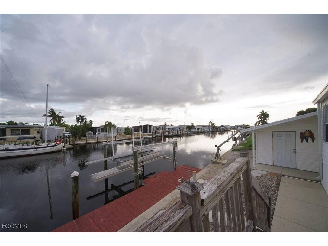 3952 Blueberry Lane Saint James City FL 33956 2025009726 image9