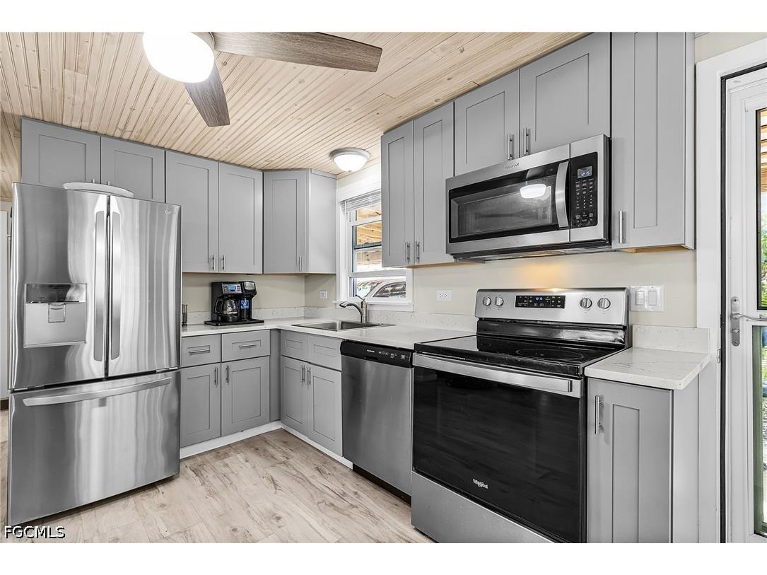 3954 Dewberry Lane Saint James City FL 33956 2026018063 image2