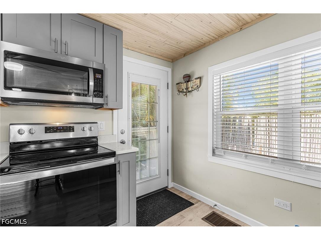 3954 Dewberry Lane Saint James City FL 33956 2026018063 image3