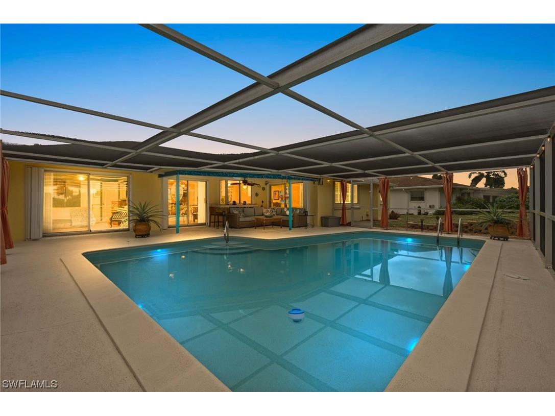 396 Bay Meadows Drive Naples FL 34113 223082801 image1