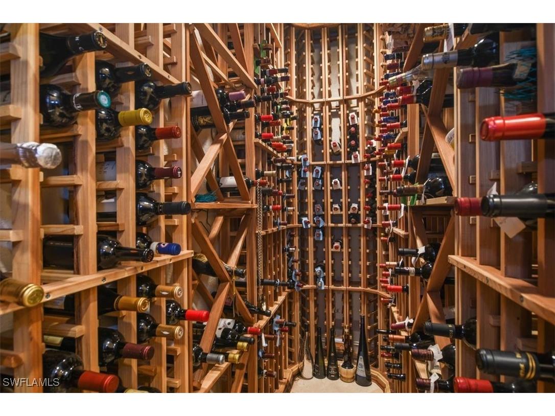 396 Edgemere Way E Naples FL 34105 225077678 image11