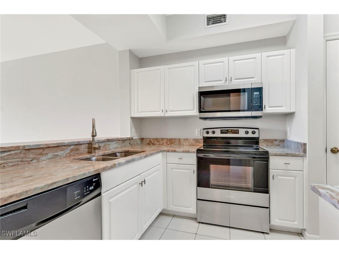 3960 Loblolly Bay Drive #306 Naples FL 34114 225075620 image8