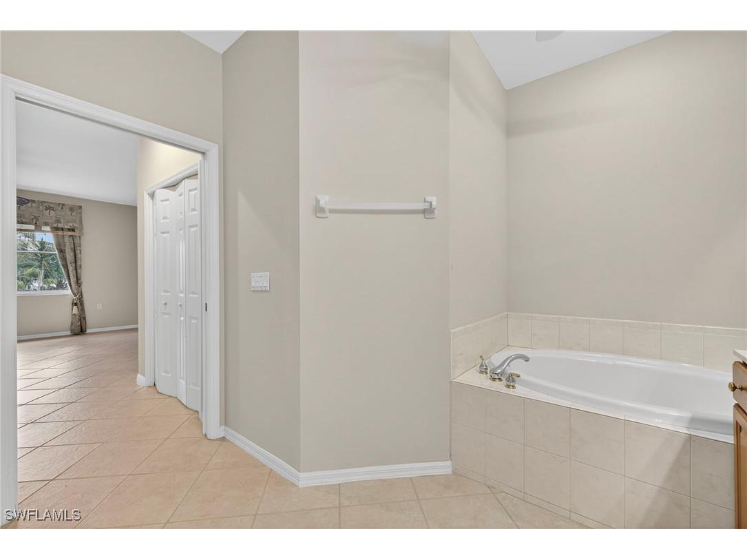 3962 Bishopwood Court W #201 Naples FL 34114 225072318 image20