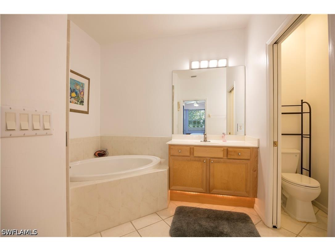 3964 Bishopwood Court E #1-202 Naples FL 34114 226021894 image12