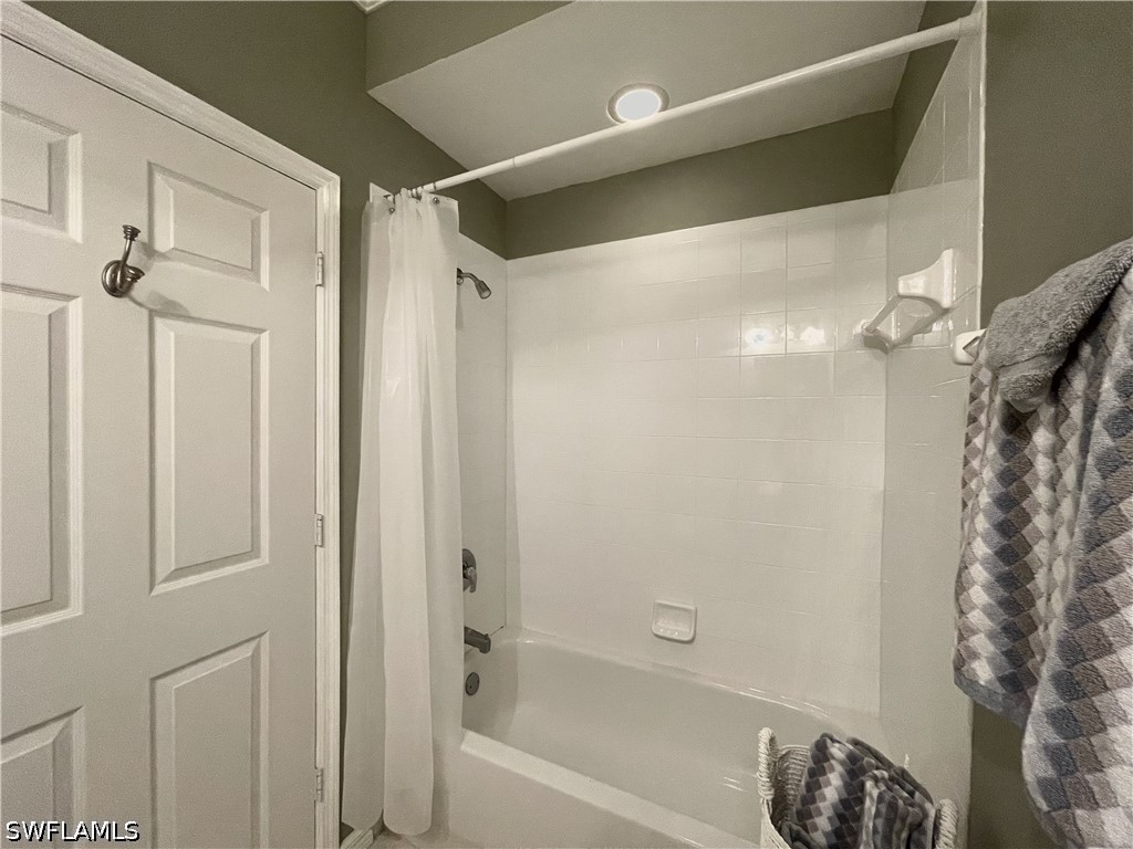 3965 Bishopwood Court E #205 Naples FL 34114 226026556 image18