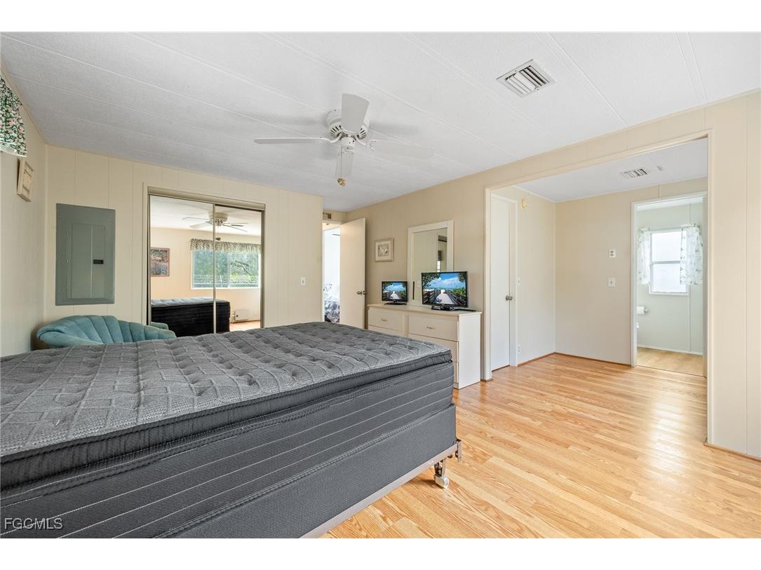 398 Snead Drive North Fort Myers FL 33903 2026004938 image18