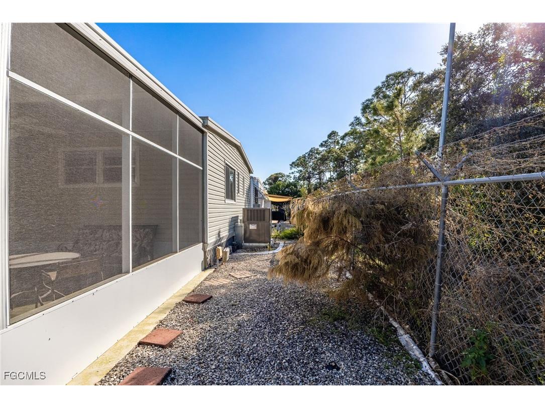 398 Snead Drive North Fort Myers FL 33903 2026004938 image32