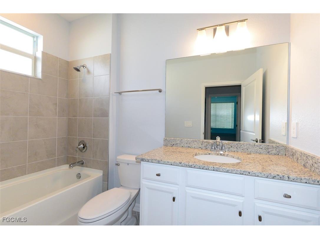 3983 E Hampton Circle Alva FL 33920 2025017841 image21