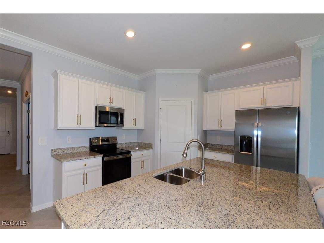 3983 E Hampton Circle Alva FL 33920 2025017841 image5