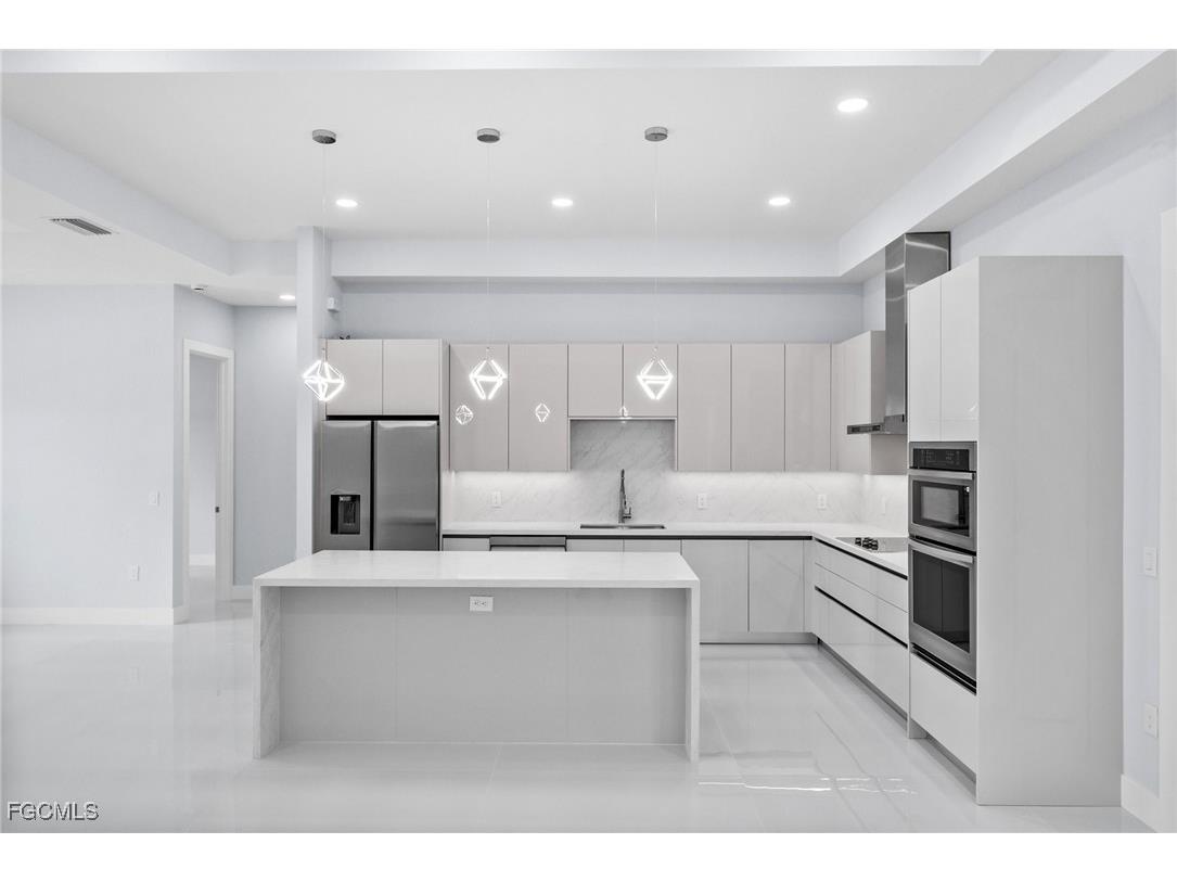 3990 27th Avenue NE Naples FL 34120 2025018692 image7