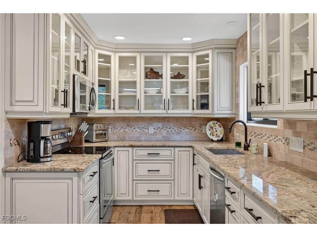 3990 Coquina Drive Sanibel FL 33957 2025022056 image15