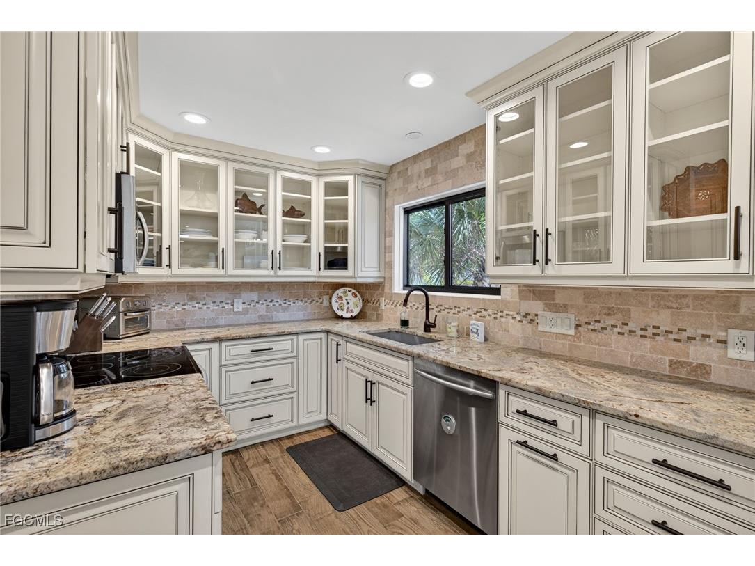 3990 Coquina Drive Sanibel FL 33957 2025022056 image16