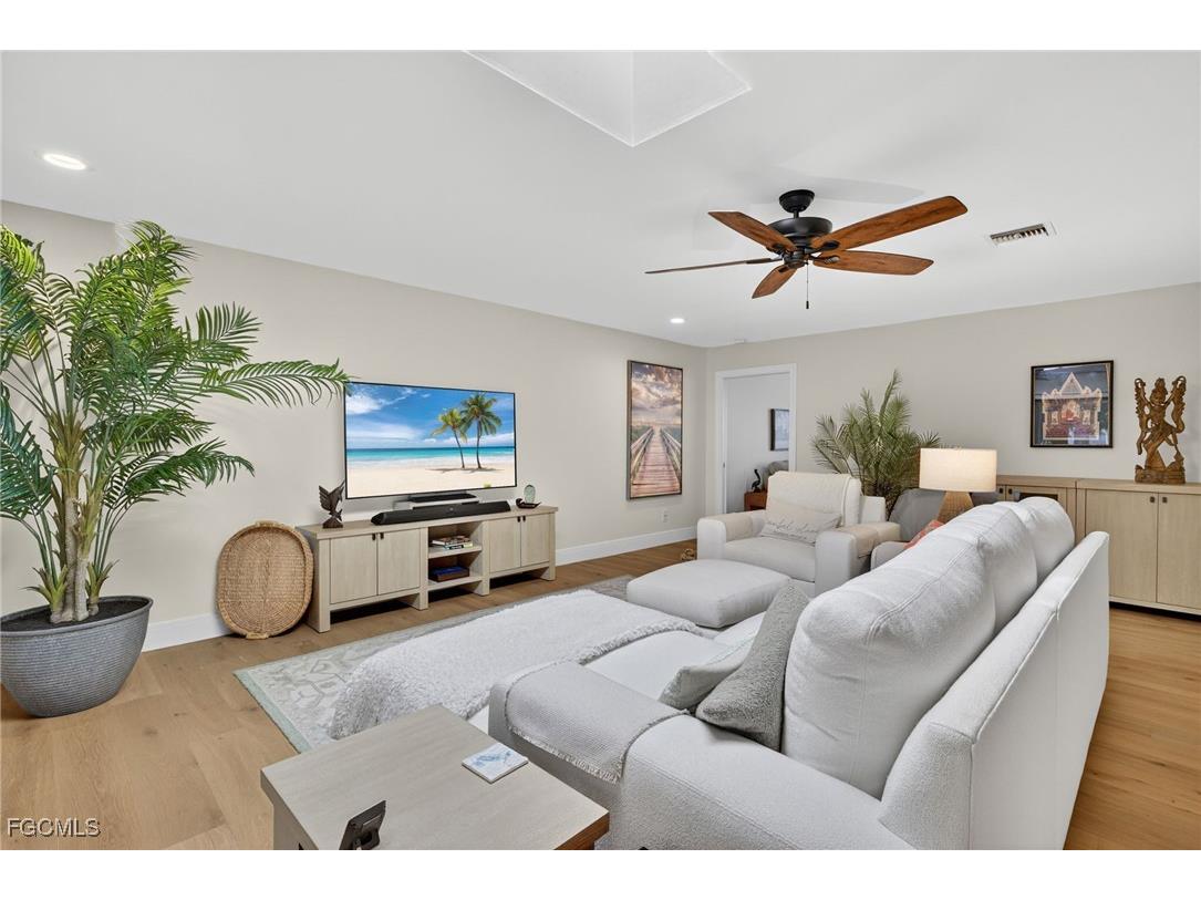 3990 Coquina Drive Sanibel FL 33957 2025022056 image3