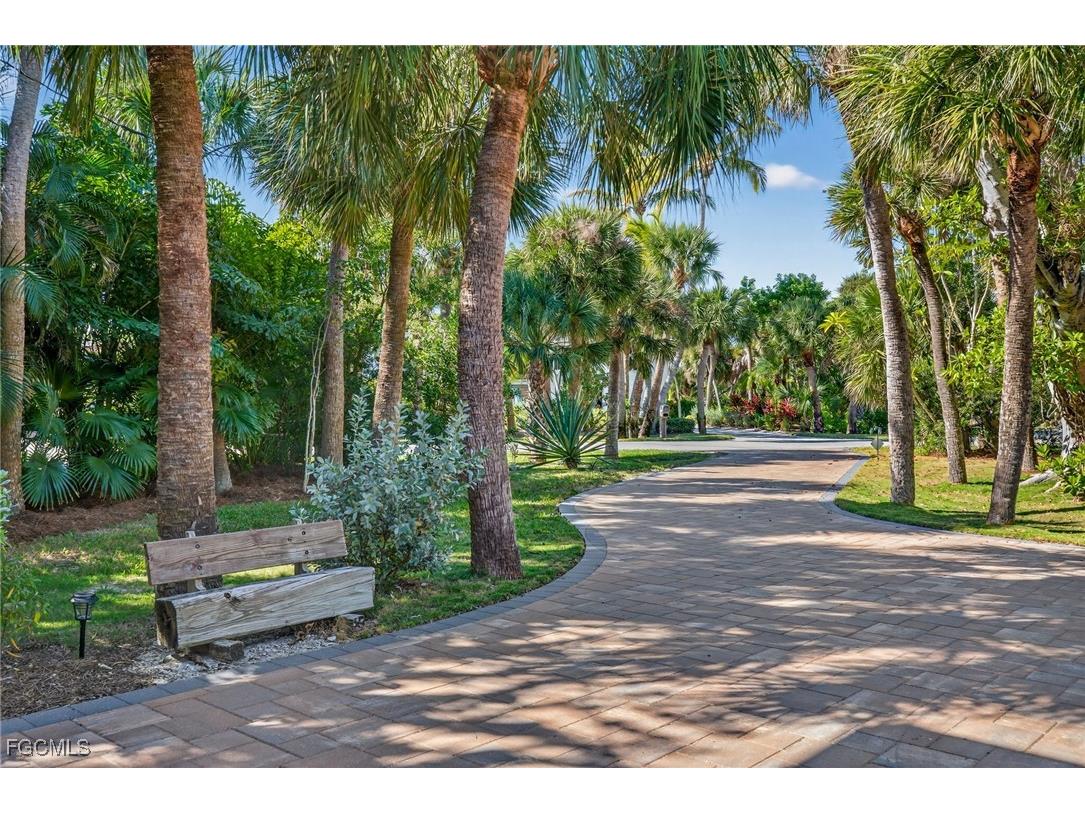 3990 Coquina Drive Sanibel FL 33957 2025022056 image35
