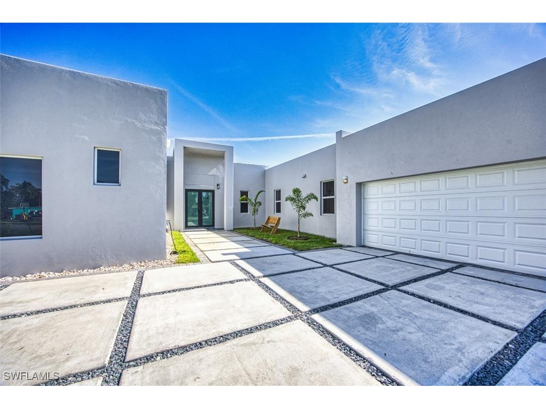 3995 Edgewood Avenue Fort Myers FL 33916 225047223 image1