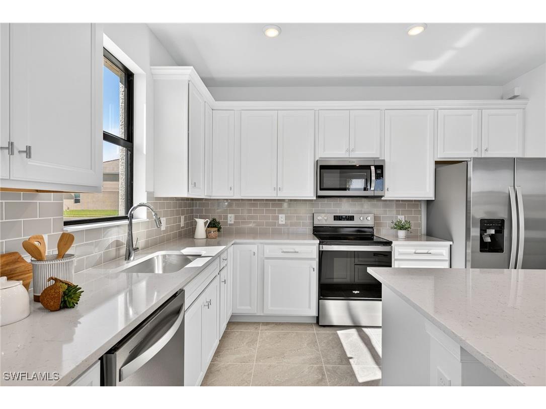 3999 Sweet Alyssum Terrace Alva FL 33920 225060659 image4