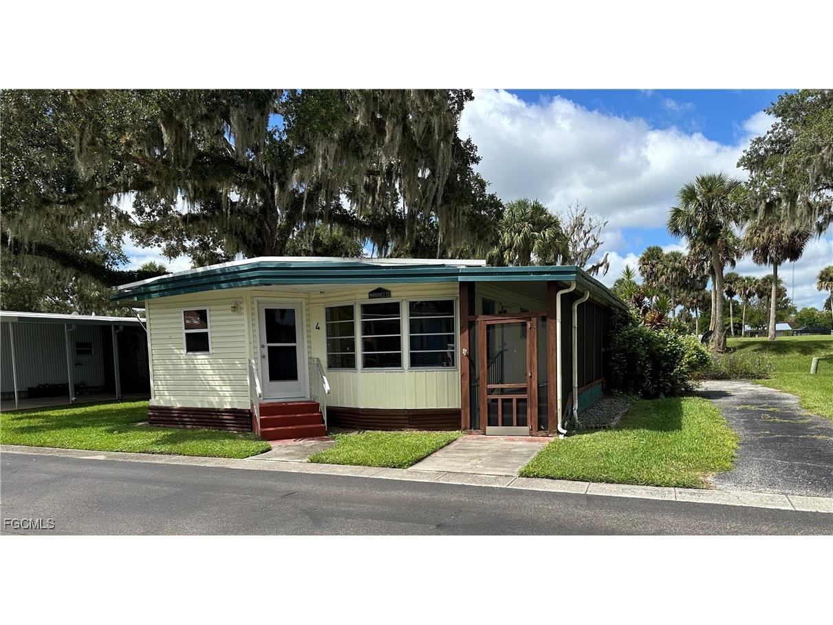 4 Aloe Street Alva FL 33920 2025013062 image1