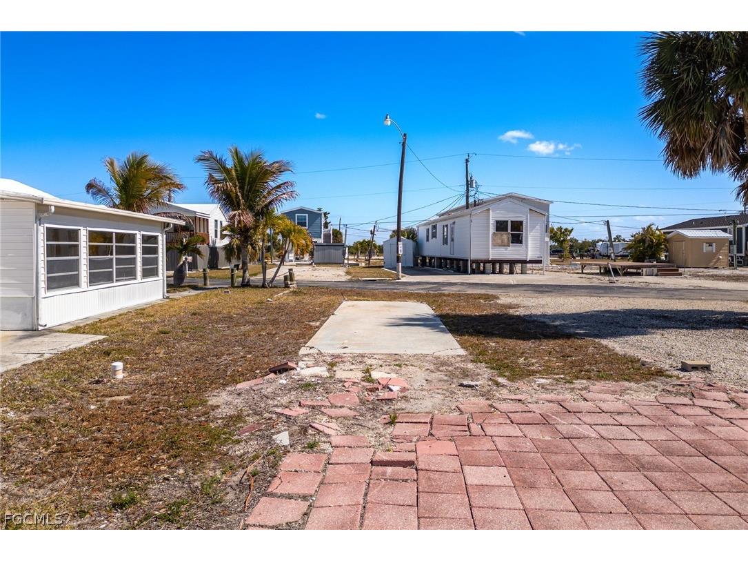 4 Helen Lane Fort Myers Beach FL 33931 2026008704 image3