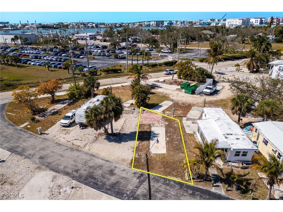 4 Helen Lane Fort Myers Beach FL 33931 2026008704 image5
