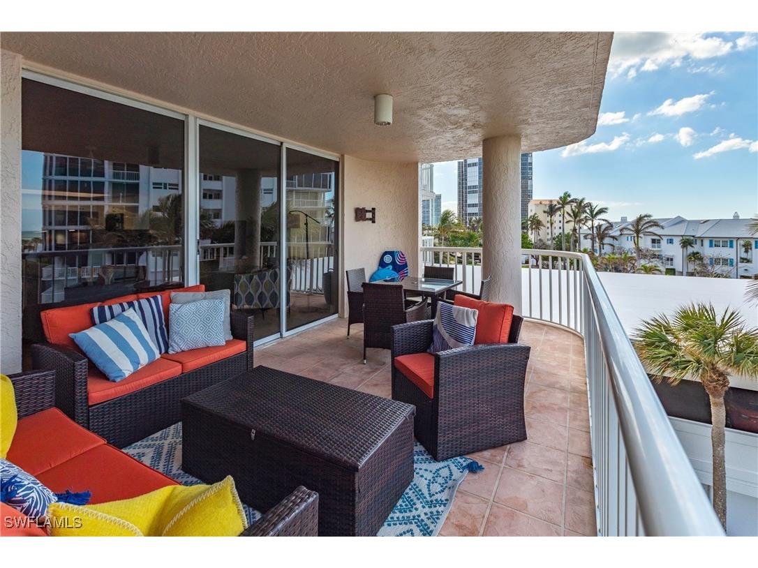 40 Seagate Drive #202A Naples FL 34103 225039973 image16