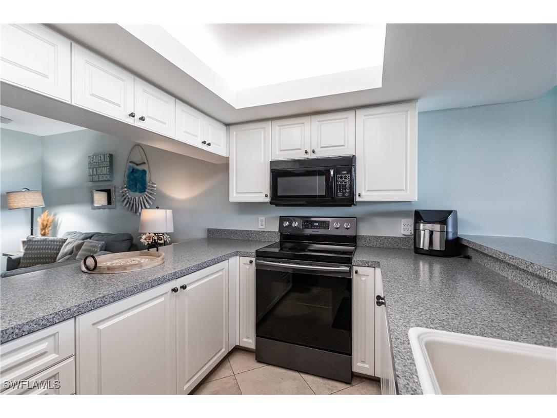 40 Seagate Drive #202A Naples FL 34103 225039973 image19