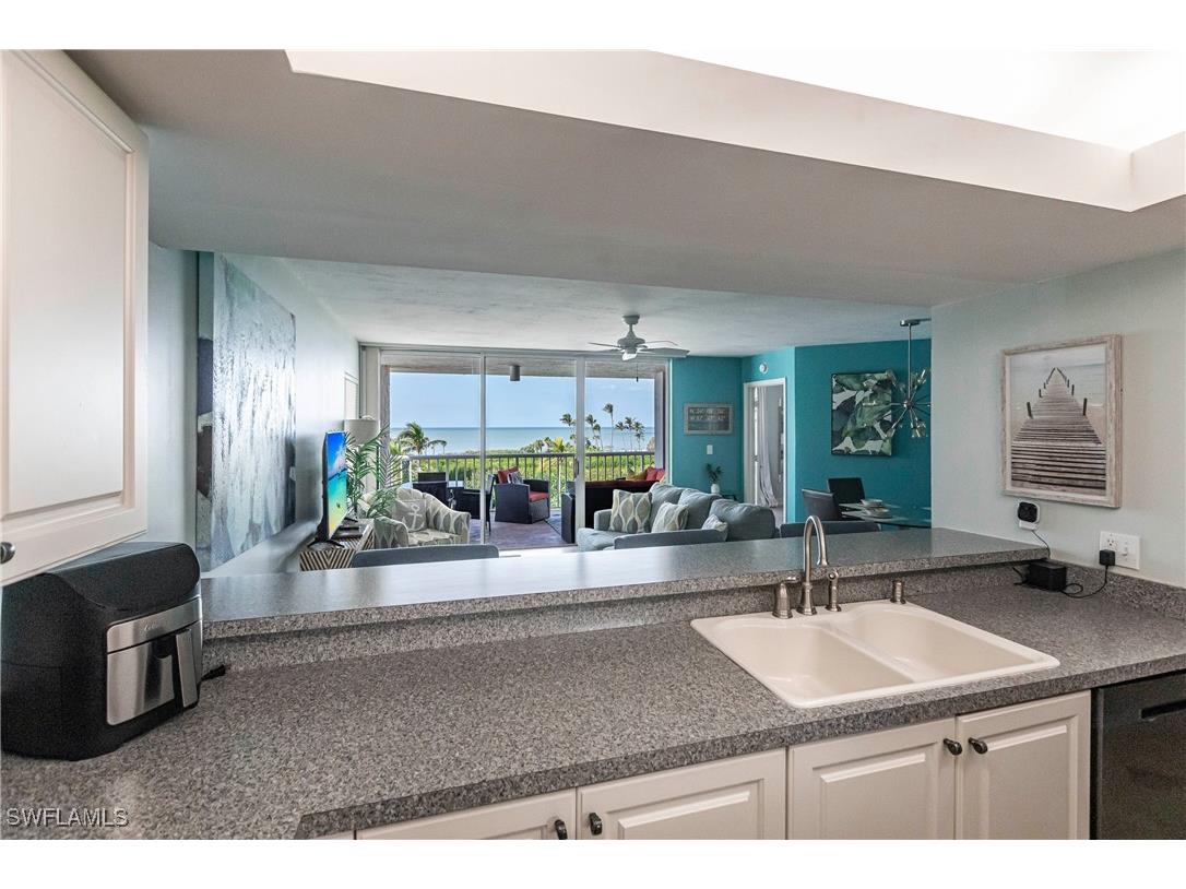 40 Seagate Drive #202A Naples FL 34103 225039973 image21