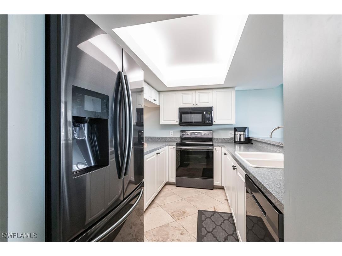 40 Seagate Drive #202A Naples FL 34103 225039973 image23