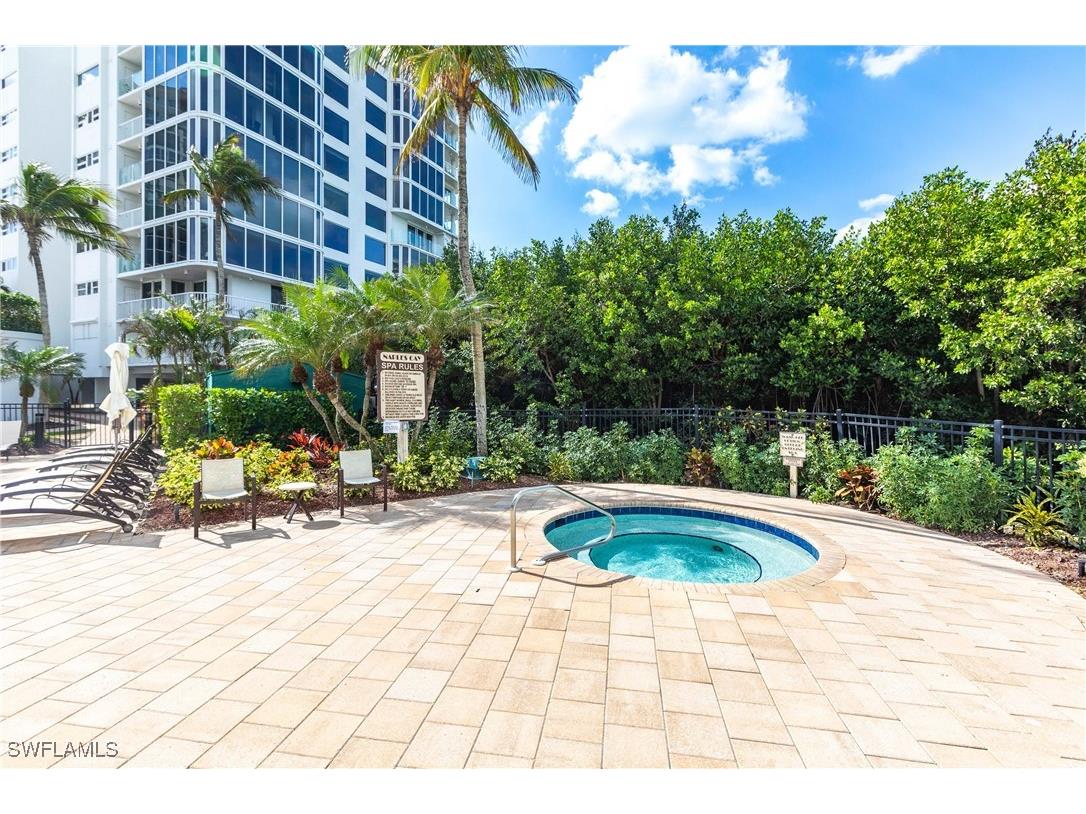 40 Seagate Drive #202A Naples FL 34103 225039973 image38