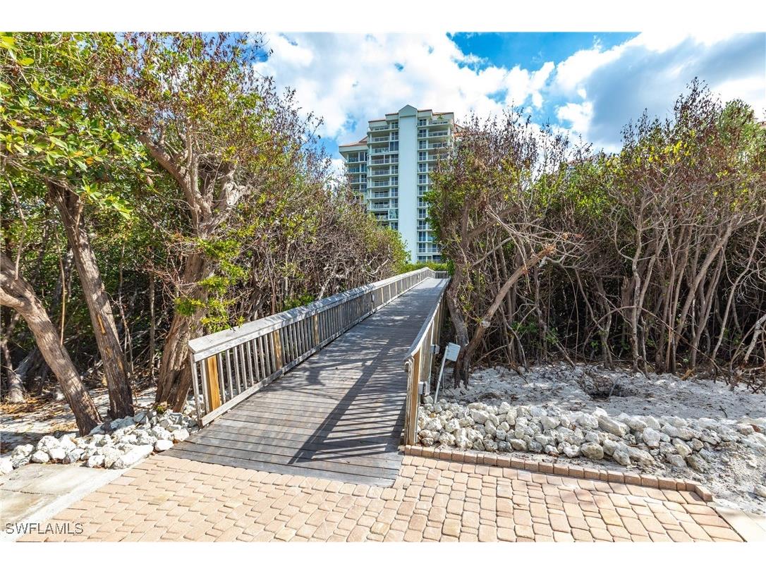 40 Seagate Drive #202A Naples FL 34103 225039973 image40