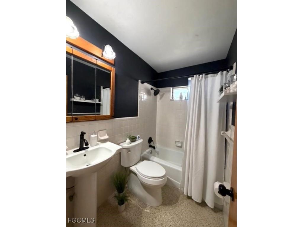 40 Victoria Drive North Fort Myers FL 33917 2026005174 image23