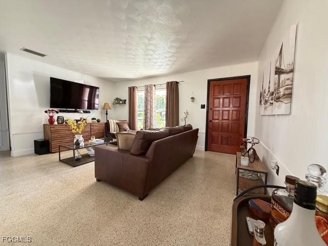 40 Victoria Drive North Fort Myers FL 33917 2026005174 image9