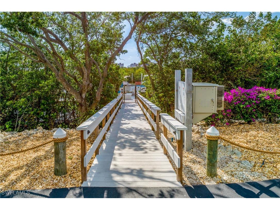 400 Bay Club Drive Naples FL 34110 225040670 image9