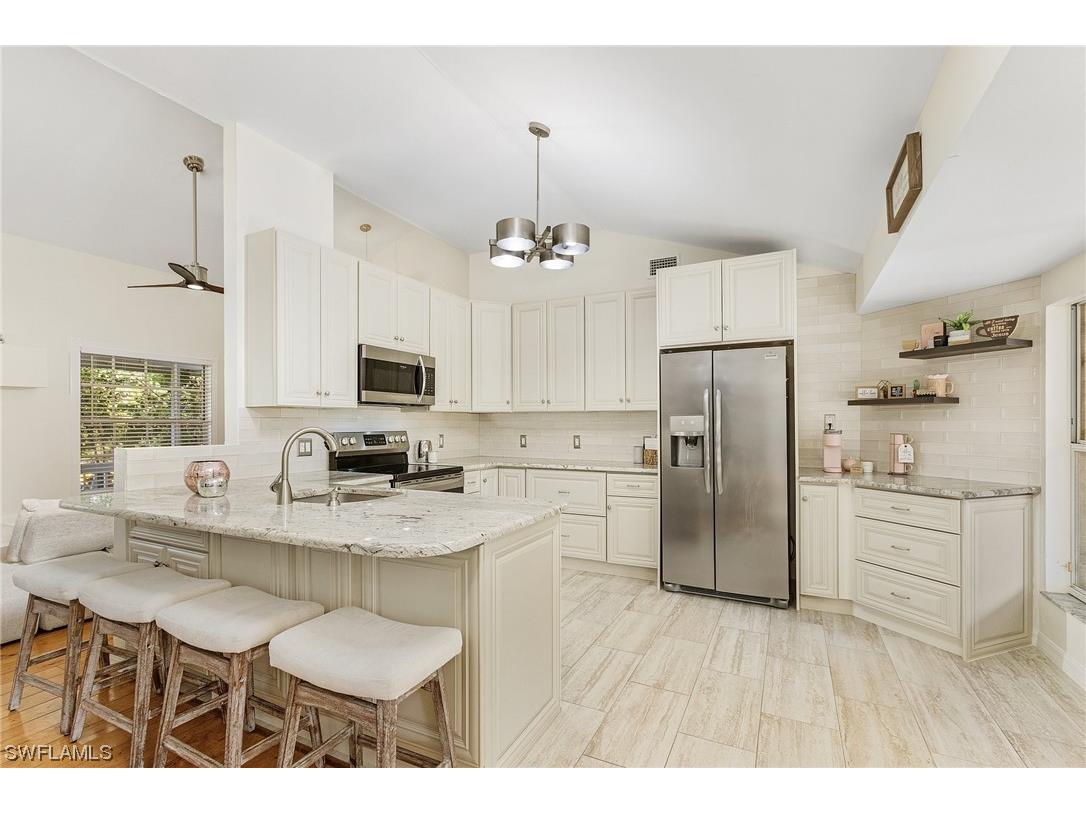 400 Castle Drive Naples FL 34119 223028604 image1