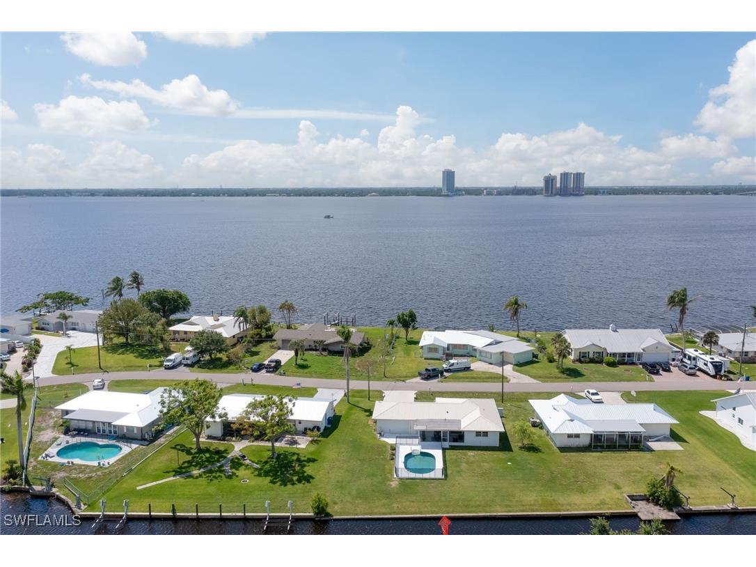 400 E North Shore Drive North Fort Myers FL 33917 225038360 image1