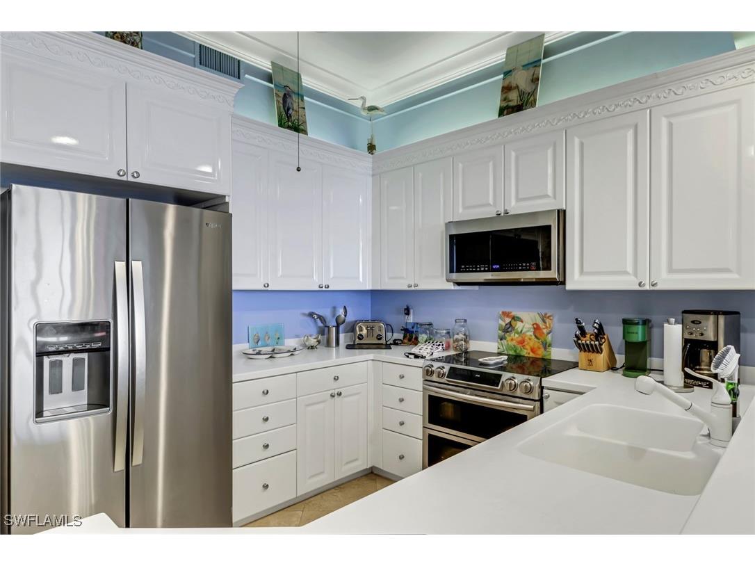 400 Flagship Drive #1206 PENTHOUSE Naples FL 34108 225077469 image4