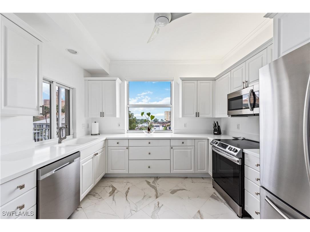 400 Flagship Drive #402 Naples FL 34108 225039357 image1