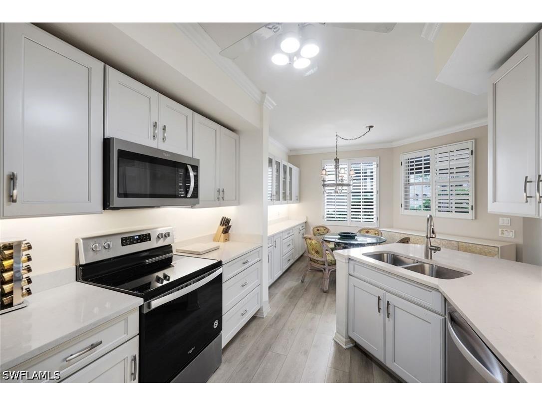 400 L Ambiance Circle #104 Naples FL 34108 226012446 image8