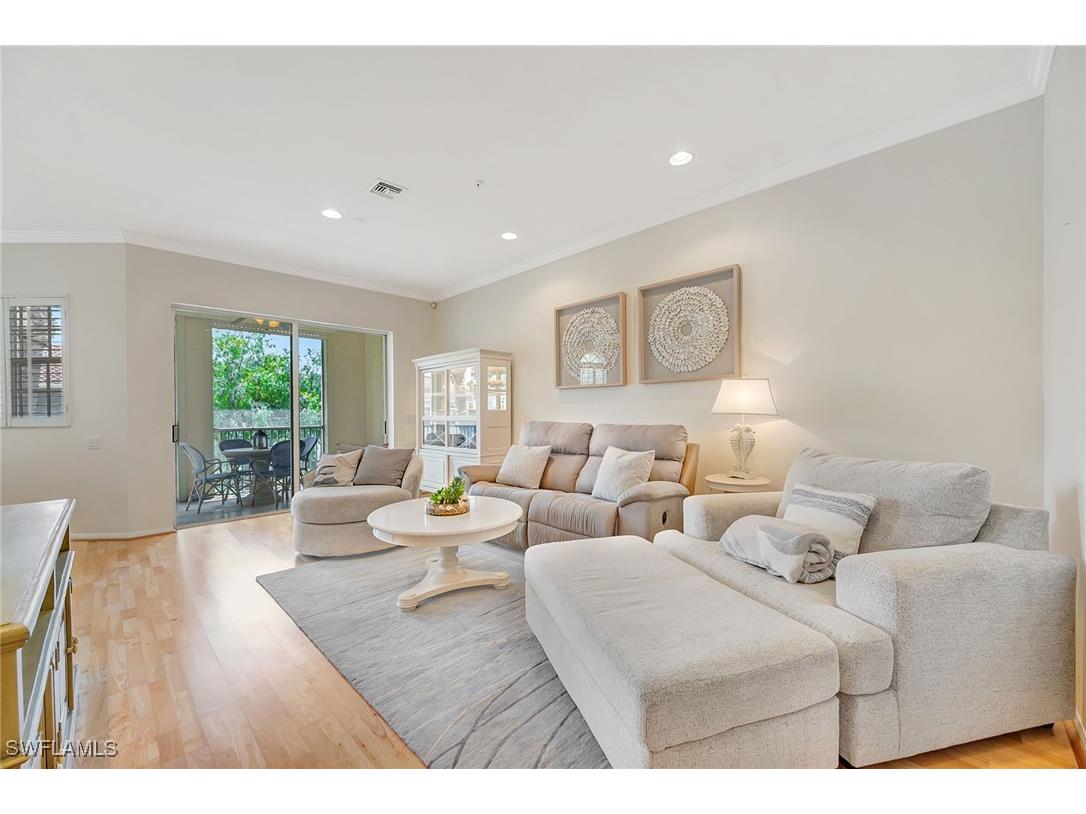 400 L'Ambiance Circle #204 Naples FL 34108 225070614 image2