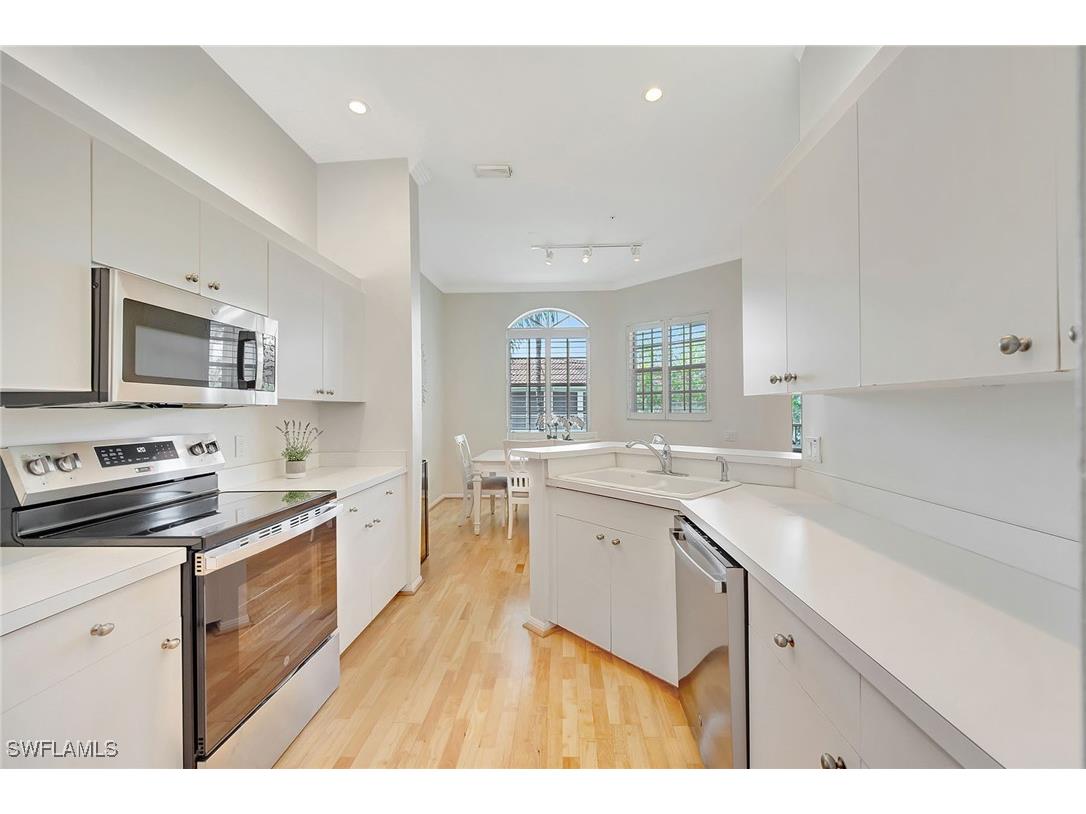 400 L'Ambiance Circle #204 Naples FL 34108 225070614 image8