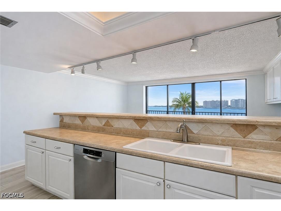400 Lenell Road #107 Fort Myers Beach FL 33931 2026008119 image11