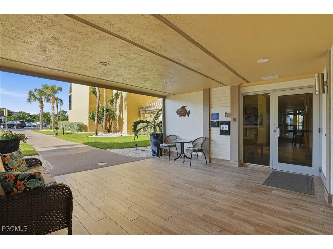 400 Lenell Road #706 Fort Myers Beach FL 33931 2025020829 image4