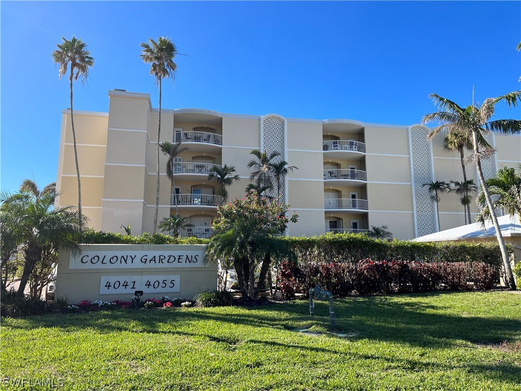 400 Park Shore Drive #102 Naples FL 34103 223001869 image1