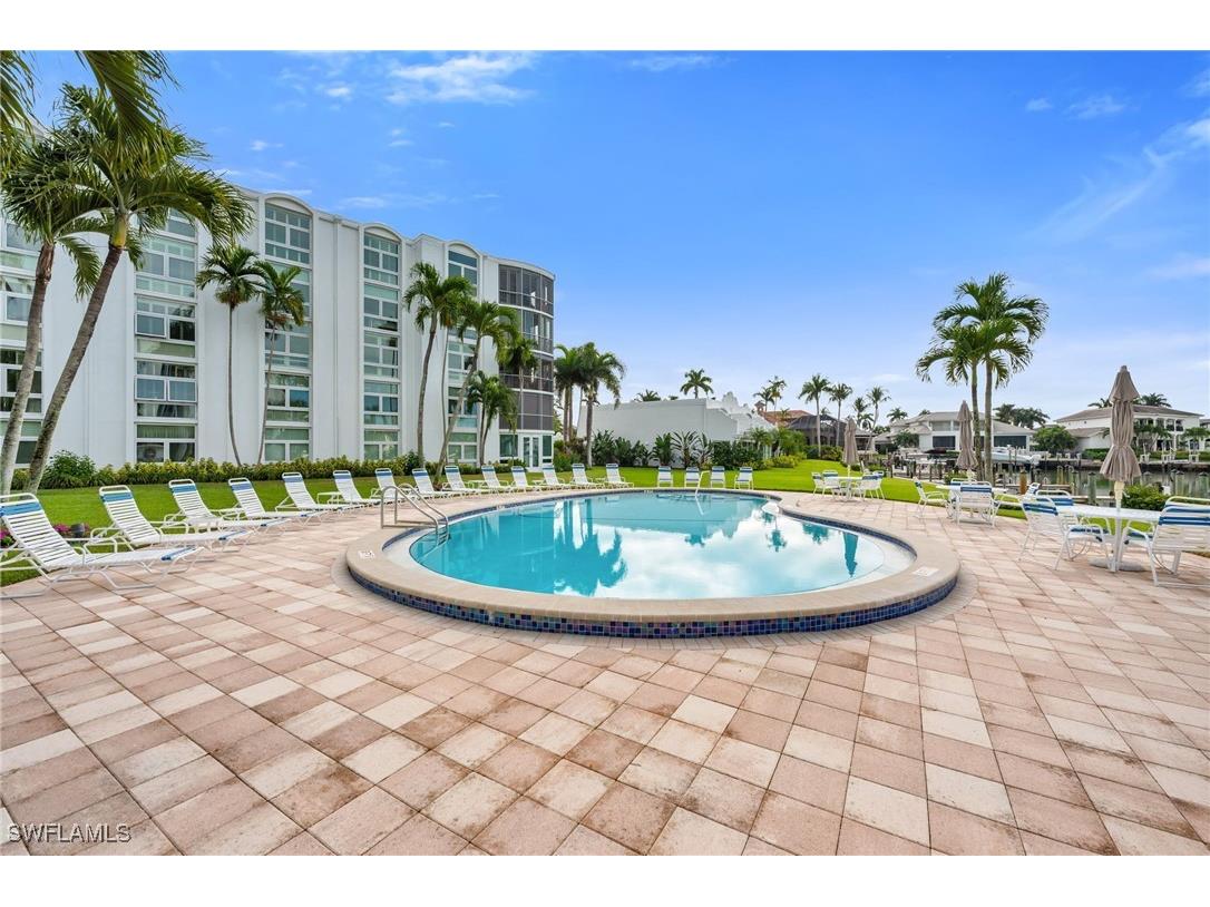 400 Park Shore Drive #302 Naples FL 34103 225083821 image19