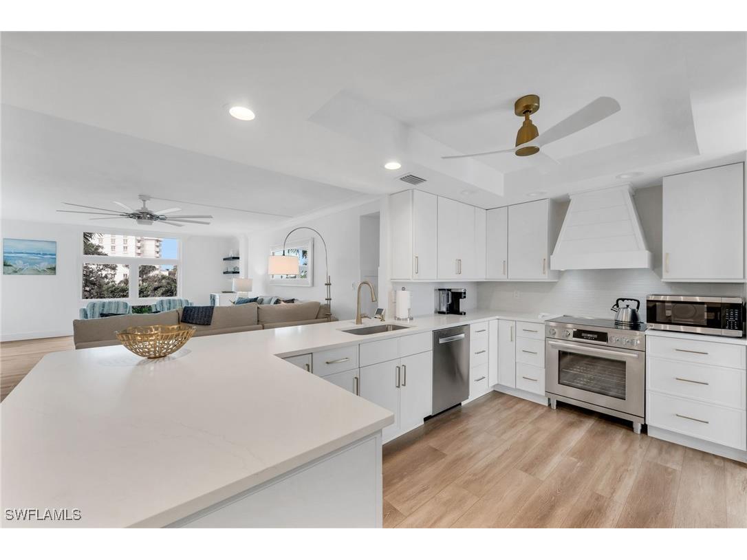 400 Park Shore Drive #302 Naples FL 34103 225083821 image8