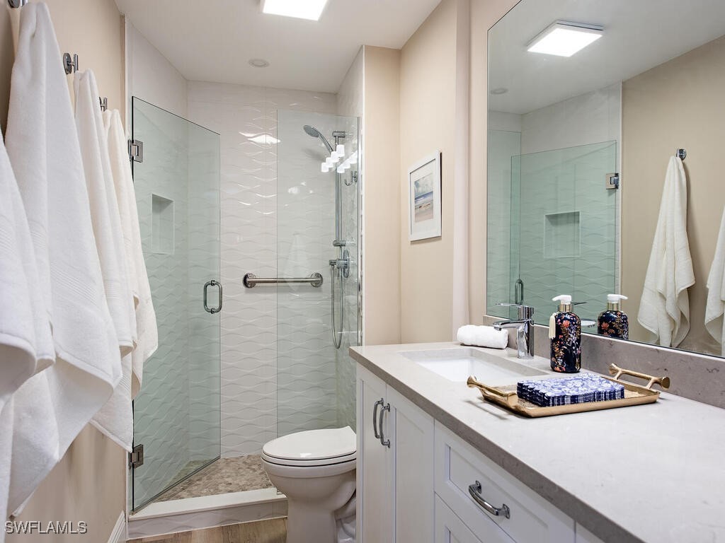 400 Park Shore Drive #303 Naples FL 34103 225083503 image11